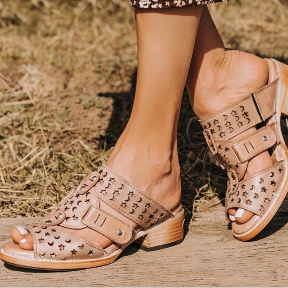 Freebird by Steven Shoes - FreeBird Moonstar Blush Mules Size 7